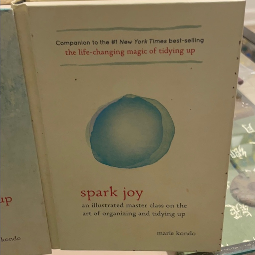 the life-changing magic of tidying up - Picture 3 of 4